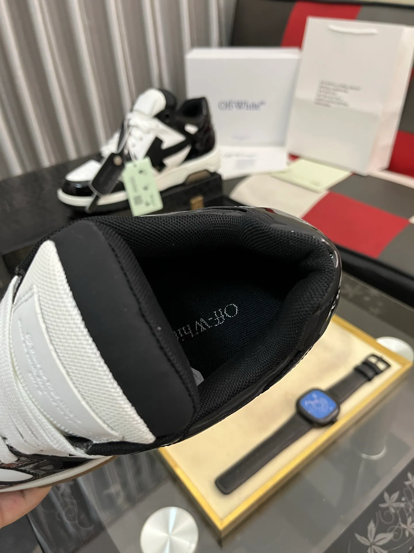 Men's shoes 💰600⌚️⌚️ OFF-White C/O VirGil Abloh fashionable and versatile casual shoes. Exclusive first release of the new model. Made of environmentally friendly cowhide leather and mesh fabric upper material. The insole is embedded with foam cushioning EVA material. The correct midsole is equipped with EVA lightweight cushioning. External tooth nail rubber outsole. The correct accessories can be customized simultaneously. Women's model: 35-40 Men's model: 39-45